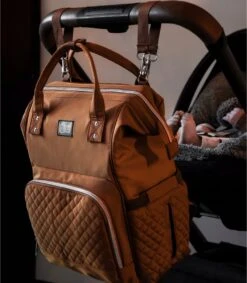 NanaBeebi Luiertas Rugzak Met Verschoonmatje - Cognac - Inclusief Flessenwarmhouder - Kinderwagenhaken En Isoleervak -Kinderwagen- En Accessoirewinkel 1048x1200 4