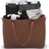Snoozzz Luiertas Luxe Verzorgingstas – Inclusief Uitneembare Tas Organizer Met Thermovak, Stroller Hooks En Verschoningsmatje - Cognac -Kinderwagen- En Accessoirewinkel 1085x1200 1