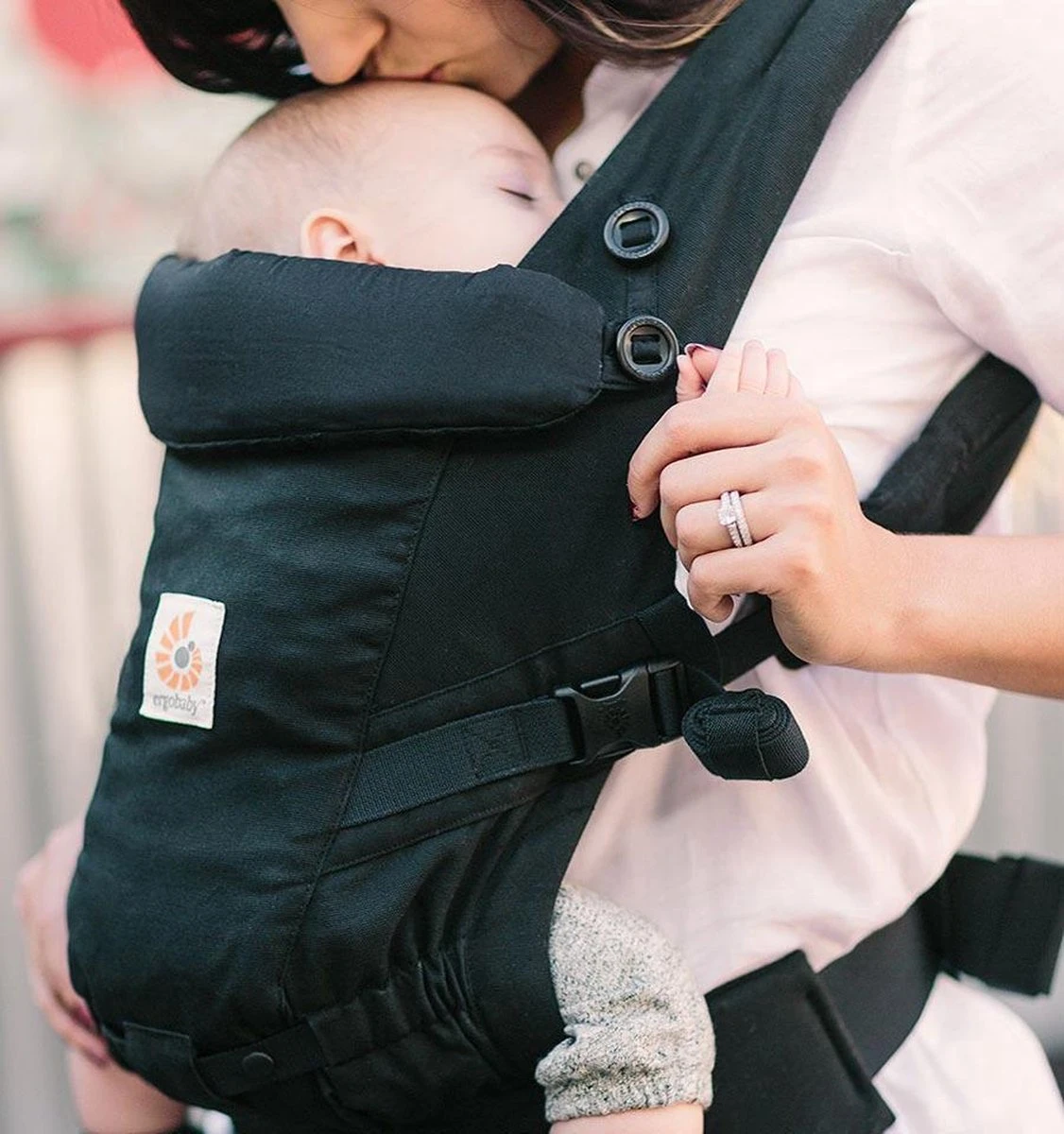 Ergobaby Adapt Ergonomische Draagzak Baby - Black 10 Ergobaby Adapt Ergonomische Draagzak Baby - Black - Afbeelding 8