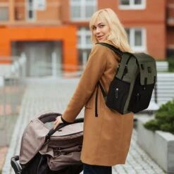 Brisby Slijtvaste Luiertas – Verzorgingstas - Two Tone Groen En Zwart - Inclusief Verschoonmatje - Isoleervakken - Met Geïntegreerde Kinderwagen Haken -Kinderwagen- En Accessoirewinkel 1200x1200 1394