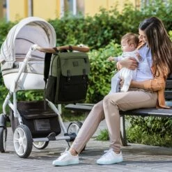 Brisby Slijtvaste Luiertas – Verzorgingstas - Two Tone Groen En Zwart - Inclusief Verschoonmatje - Isoleervakken - Met Geïntegreerde Kinderwagen Haken -Kinderwagen- En Accessoirewinkel 1200x1200 1397
