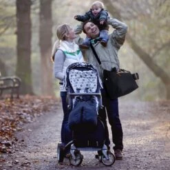 Brisby Slijtvaste Luiertas - Verzorgingstas Groot -Zwart - Inclusief Verschoonmatje - Isoleervakken - Fopspeen Houder - Makkelijk Te Bevestigen Aan De Kinderwagen -Kinderwagen- En Accessoirewinkel 1200x1200 1443