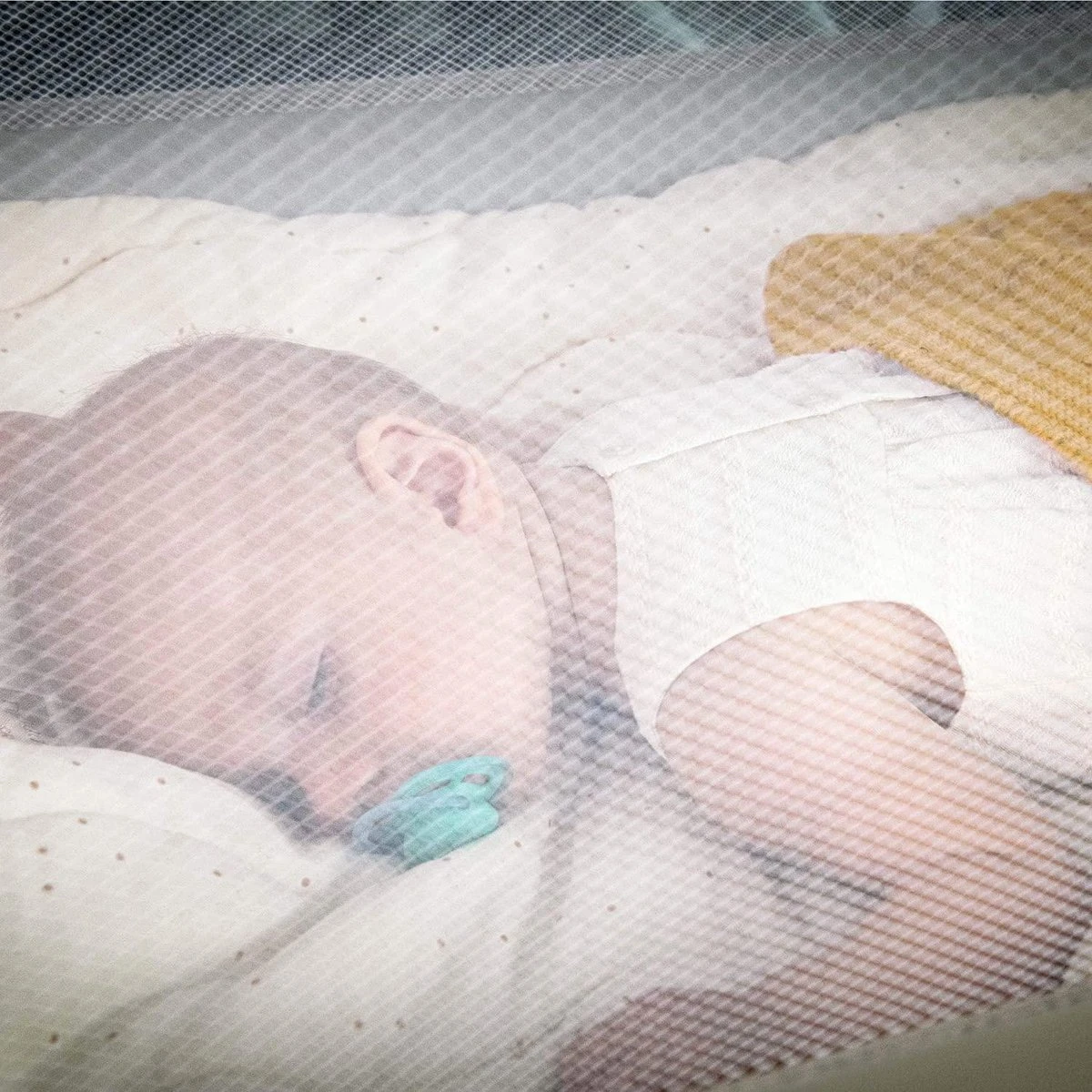 Hauck Dream N Play Campingbedje Set - Met Matras En Muggennet - Beige 9 Hauck Dream N Play Campingbedje Set - Met Matras En Muggennet - Beige - Afbeelding 7