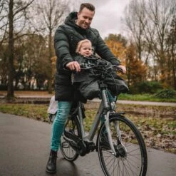 Deryan Bike-a-way Fietsstoeltje Voor - Fiets Regenhoes - Warme Jas En Windbreaker + Regenponcho - Bobike & Yepp -Kinderwagen- En Accessoirewinkel 1200x1200 1704