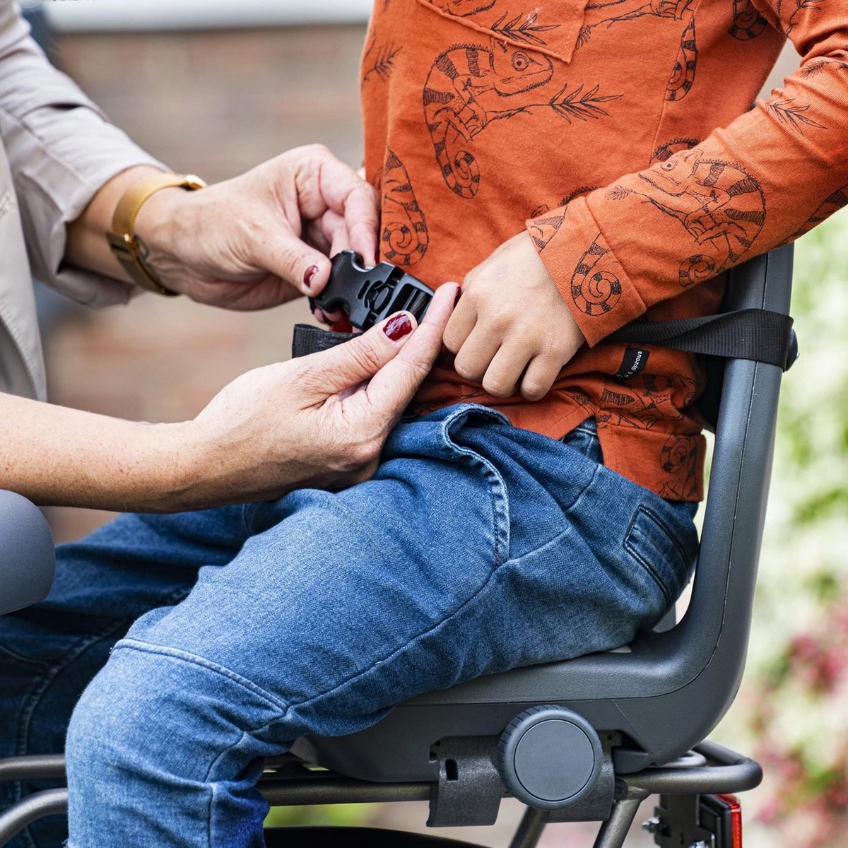 Qibbel 6+ Junior Fietsstoeltje Achter - Blauw Met Bruin Kussentje 15 Qibbel 6+ Junior Fietsstoeltje Achter - Blauw Met Bruin Kussentje - Afbeelding 13