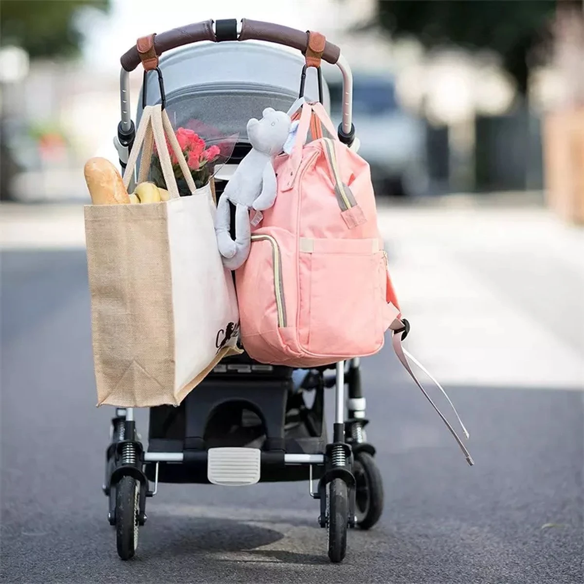 Jinius ® - Boodschappen Haak - Kinderwagen Tassenhaakjes - Haakjes Voor Tassen - Buggy Haakjes - Bruin - Set Van 2 5 Jinius ® - Boodschappen Haak - Kinderwagen Tassenhaakjes - Haakjes Voor Tassen - Buggy Haakjes - Bruin - Set Van 2 - Afbeelding 3
