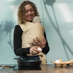 Cuddie Baby Draagdoek - Premium Organic Baby Draagdoek Gemaakt Van Bio Katoen - Newborns Tot 15 Kg - Baby Cadeau - Met Wenskaart - Sand 18 Cuddie Baby Draagdoek - Premium Organic Baby Draagdoek Gemaakt Van Bio Katoen - Newborns Tot 15 Kg - Baby Cadeau - Met Wenskaart - Sand -Kinderwagen- En Accessoirewinkel 1200x1200 1908