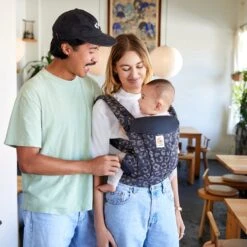 Ergobaby Omni Dream Draagzak - Black Leopard - Ergonomische Baby Draagzak Voor Baby En Drager -Kinderwagen- En Accessoirewinkel 1200x1200 1910