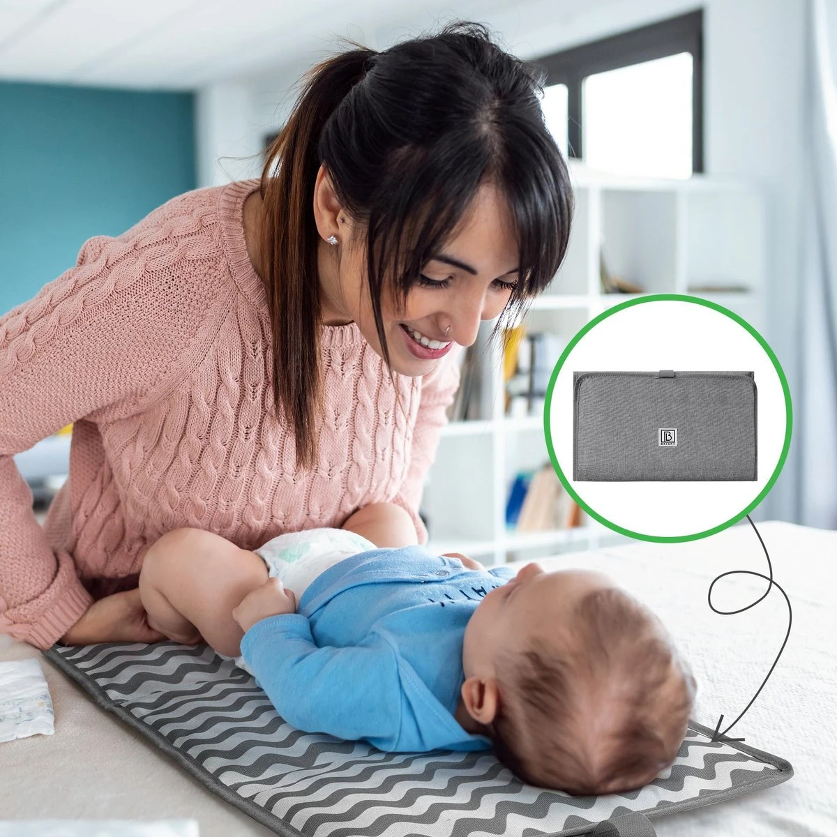 Brisby Slijtvast Verschoonmatje – Voorzien Van Een Klittenbandsluiting Voor Gemakkelijke 1-Hands Bediening - Donkergrijs 4 Brisby Slijtvast Verschoonmatje – Voorzien Van Een Klittenbandsluiting Voor Gemakkelijke 1-Hands Bediening - Donkergrijs - Afbeelding 2