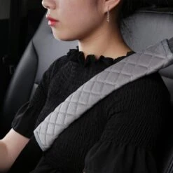 Hazlö Luxe Gordelhoezen - Checkered - Auto Gordel Beschermer - Schouderhoezen - Gordelkussen - Gordelhoes - 2 Stuks - Grijs -Kinderwagen- En Accessoirewinkel 1200x1200 732