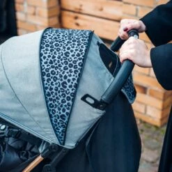 MoMi Wandelwagen - Compacte Lichtgewicht Buggy - Estelle Dakar Met XXL Wielen & Zonnekap - Leopard - Grijs-Goud (geschikt Van 6mnd - 22kg) -Kinderwagen- En Accessoirewinkel 1200x1200 887