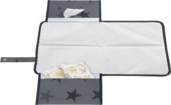 Dooky 3 In 1 Changing Pack Verschonings Matje Grey Stars -Kinderwagen- En Accessoirewinkel 1200x745 2