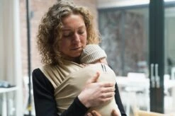 Cuddie Baby Draagdoek - Premium Organic Baby Draagdoek Gemaakt Van Bio Katoen - Newborns Tot 15 Kg - Baby Cadeau - Met Wenskaart - Sand 19 Cuddie Baby Draagdoek - Premium Organic Baby Draagdoek Gemaakt Van Bio Katoen - Newborns Tot 15 Kg - Baby Cadeau - Met Wenskaart - Sand -Kinderwagen- En Accessoirewinkel 1200x799 47