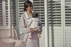 BabyBjörn Draagzak Mini - 3D Jersey - Lichtbeige -Kinderwagen- En Accessoirewinkel 1200x800 216