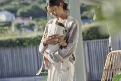 BabyBjörn Draagzak Mini - 3D Jersey - Lichtbeige -Kinderwagen- En Accessoirewinkel 1200x800 217