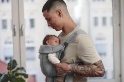 BabyBjörn Draagzak Mini - 3D Jersey - Lichtgrijs -Kinderwagen- En Accessoirewinkel 1200x800 220