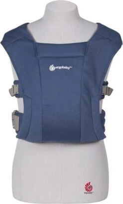 Ergobaby - Embrace - Draagzak Baby - Soft Blue - Ergonomisch Vanaf Geboorte -Kinderwagen- En Accessoirewinkel 725x1200 2
