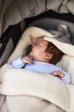 Jollein Voetenzak Voor Autostoel & Kinderwagen - Bliss Knit - Nougat 33 Jollein Voetenzak Voor Autostoel & Kinderwagen - Bliss Knit - Nougat -Kinderwagen- En Accessoirewinkel 800x1200 124