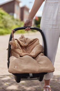 Jollein Voetenzak Voor Autstoel & Kinderwagen - Basic Knit - Biscuit -Kinderwagen- En Accessoirewinkel 800x1200 130