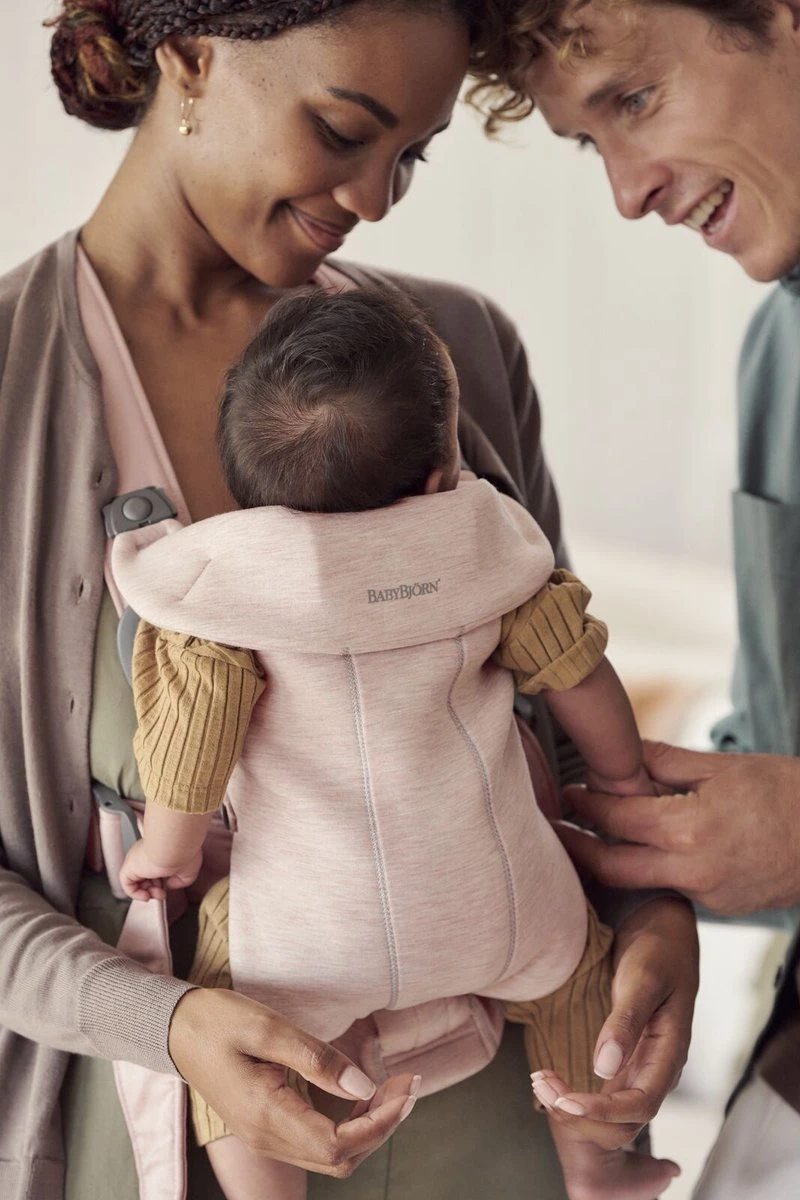 BabyBjörn Draagzak Mini - 3D Jersey - Lichtroze 10 BabyBjörn Draagzak Mini - 3D Jersey - Lichtroze - Afbeelding 8