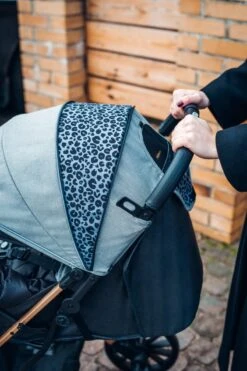 MoMi Wandelwagen - Compacte Lichtgewicht Buggy - Estelle Dakar Met XXL Wielen & Zonnekap - Leopard - Grijs-Goud (geschikt Van 6mnd - 22kg) -Kinderwagen- En Accessoirewinkel 800x1200 40
