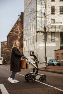 Snoozzz Luiertas Luxe Verzorgingstas – Inclusief Uitneembare Tas Organizer Met Thermovak, Stroller Hooks En Verschoningsmatje - Cognac 21 Snoozzz Luiertas Luxe Verzorgingstas – Inclusief Uitneembare Tas Organizer Met Thermovak, Stroller Hooks En Verschoningsmatje - Cognac -Kinderwagen- En Accessoirewinkel 800x1200 97