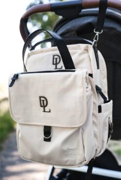 Deryan Luiertas Rugzak Met Verschoonmatje - Inclusief Flessenwarmhouder - Kinderwagenhaken En Isoleervak - Cream -Kinderwagen- En Accessoirewinkel 804x1200 9