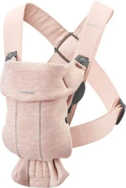 BabyBjörn Draagzak Mini - 3D Jersey - Lichtroze 22 BabyBjörn Draagzak Mini - 3D Jersey - Lichtroze -Kinderwagen- En Accessoirewinkel 806x1200 7