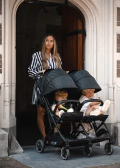 Deryan Luxe Rolo X2 Dubbele Buggy - Duo Buggy - Zwart -Kinderwagen- En Accessoirewinkel 853x1200 1