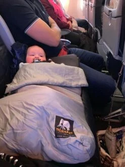 Deryan AirTraveller Vliegtuigbedje - Reiskussen Met Matras - Compact Opgevouwen -Kinderwagen- En Accessoirewinkel 898x1200 8