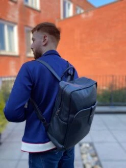 Sivayes Lilly - Modern - Luiertas - Rugzak - Met Isolerende Flessenhouder - Zwart 10 Sivayes Lilly - Modern - Luiertas - Rugzak - Met Isolerende Flessenhouder - Zwart -Kinderwagen- En Accessoirewinkel 900x1200 35