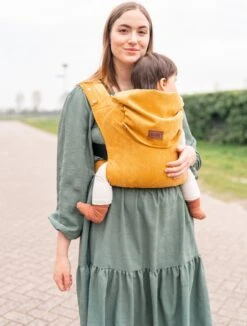 ByKay - Draagzak - Click Carrier Classic - Special Edition Rib Zeki Yellow - Teske De Schepper -Kinderwagen- En Accessoirewinkel 908x1200 5